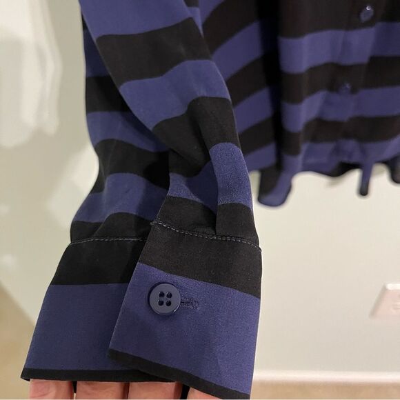 Fossil Silk Blouse- Beautiful classy tailored style! Size Small - Picture 4 of 9